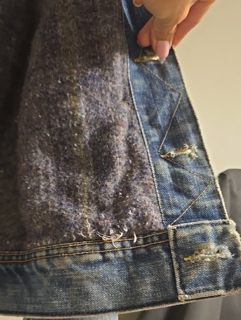 Lee Storm Rider Denim Jacket with Tan Corduroy Collar (1980-1985) - Picture 6 of 12
